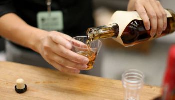 Por que o álcool vicia?
